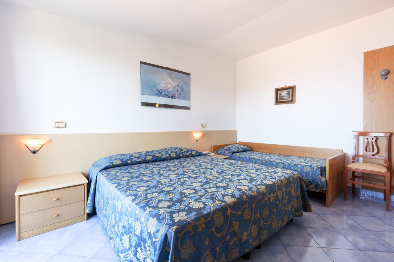 Hotel La Pergoletta Сант-Агата-суи-Дуэ-Гольфи Экстерьер фото